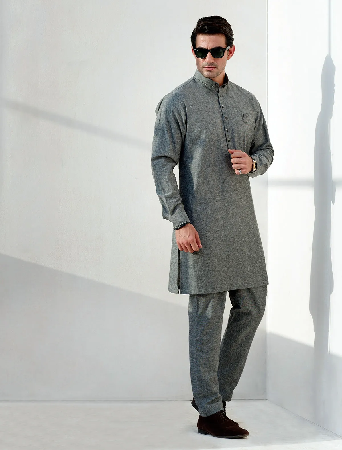 GREY LOGO EMBELLISHED SHORT LENGTH KURTA PAJAMA