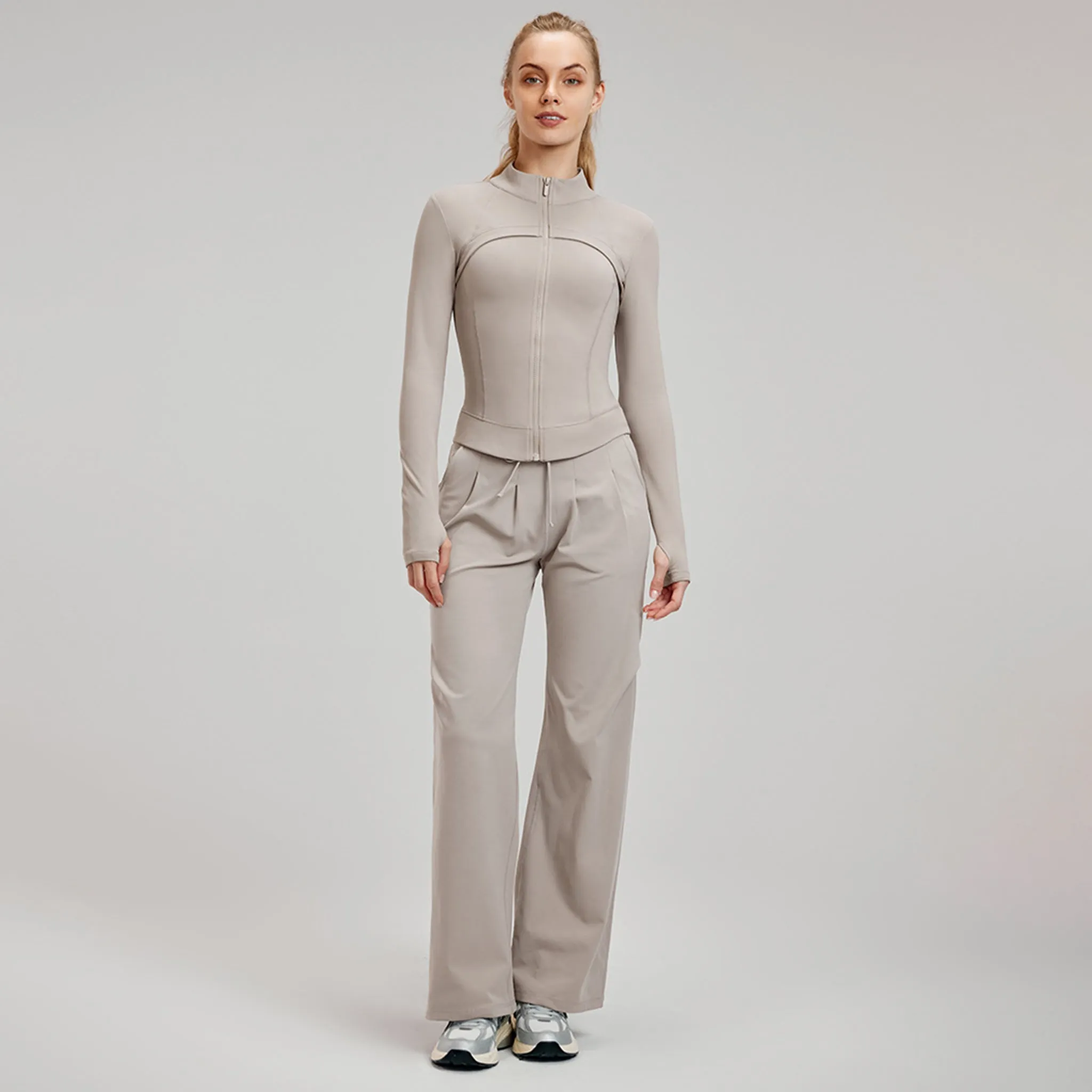 VeluxeFit Slim Velvet Yoga Jacket – High-End Pilates & Fitness