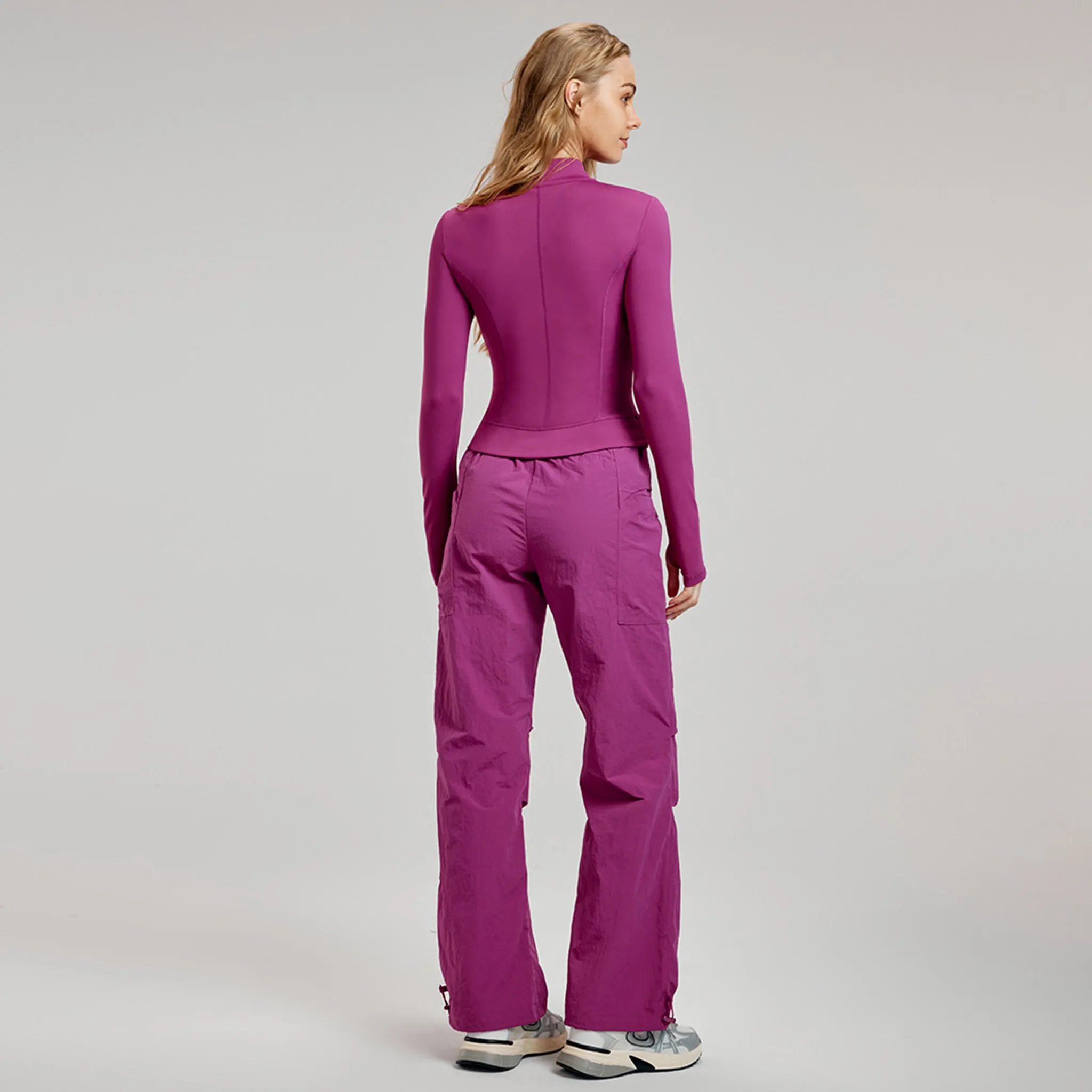 VeluxeFit Slim Velvet Yoga Jacket – High-End Pilates & Fitness