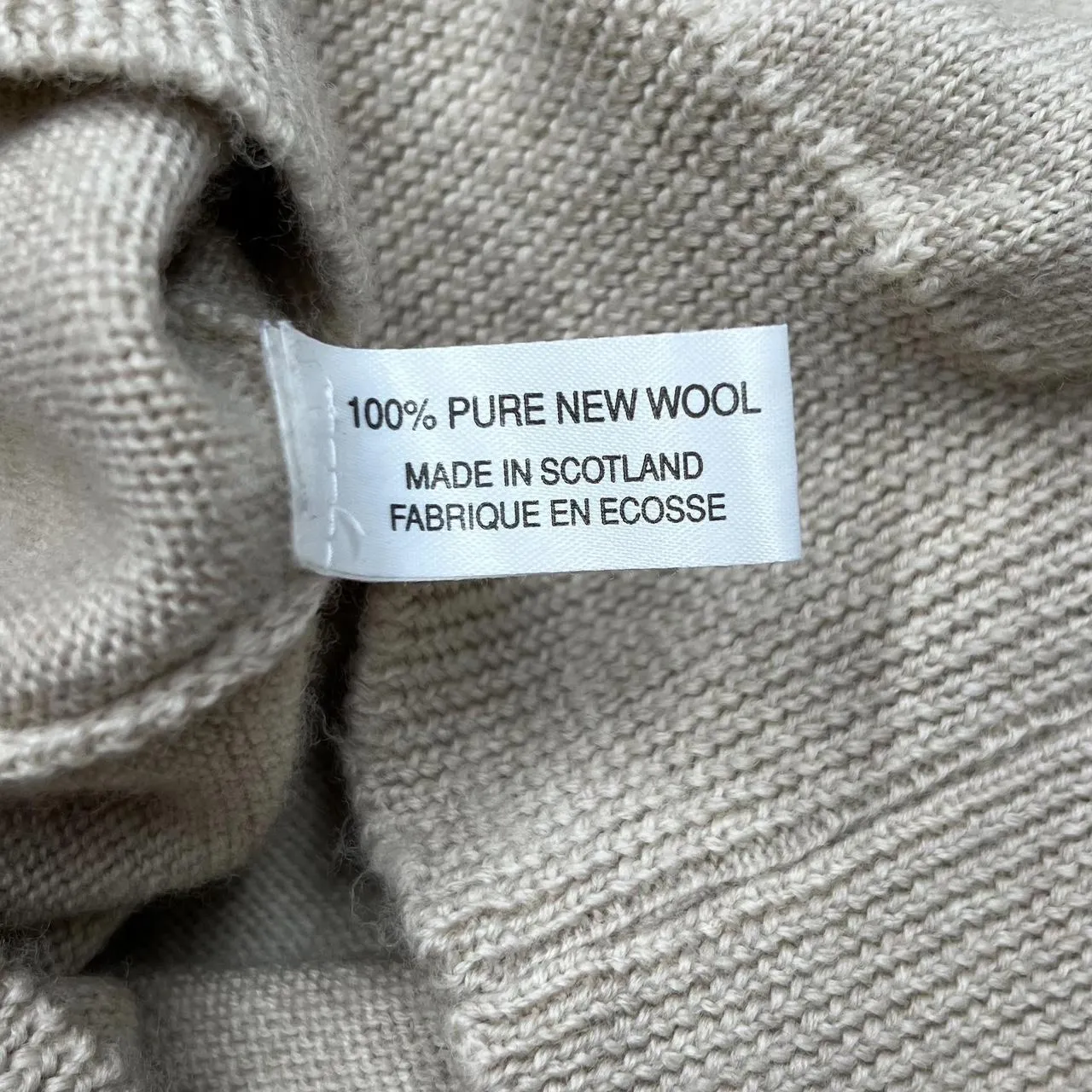 Vintage CAMERON Made In Scotland Pure New Wool V-Neck Knit Sweater Jumper