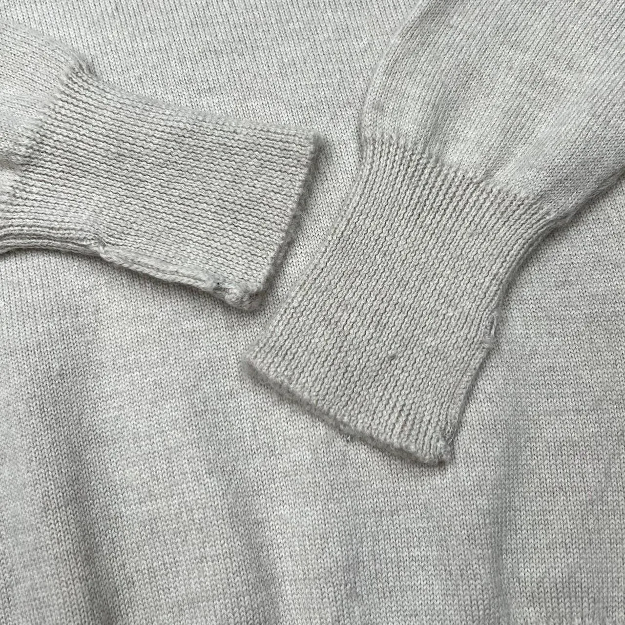 Vintage CAMERON Made In Scotland Pure New Wool V-Neck Knit Sweater Jumper